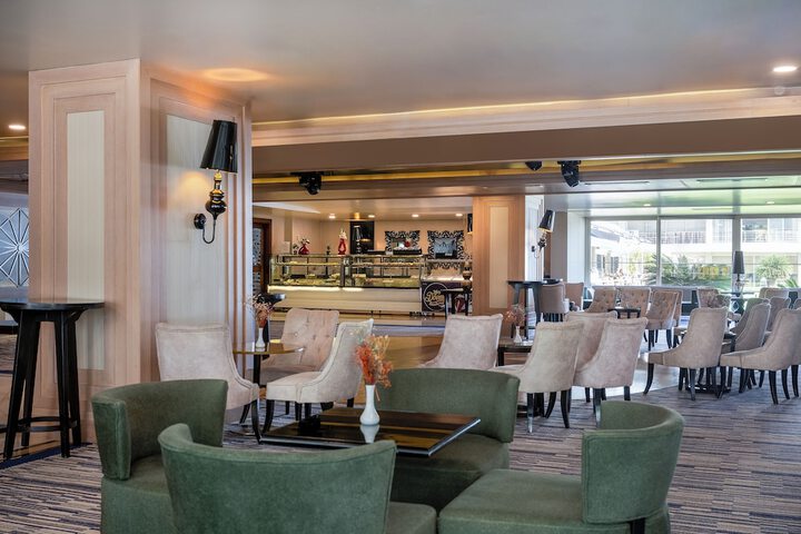 Hotel Lobby