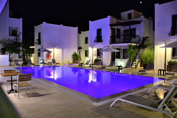 Pool 43 of 76