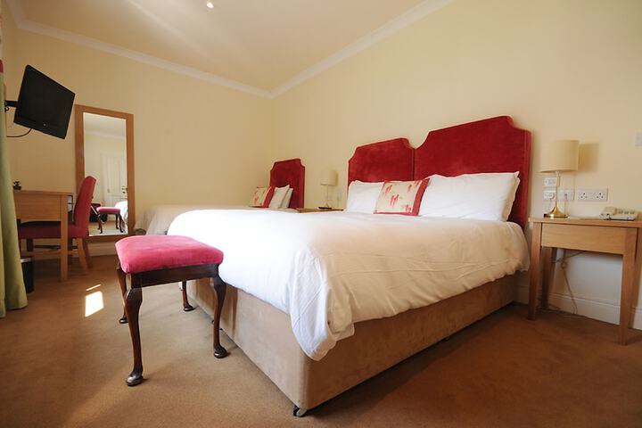 Room 8 of 42