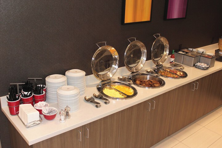 Breakfast/Coffee Service 24 of 27