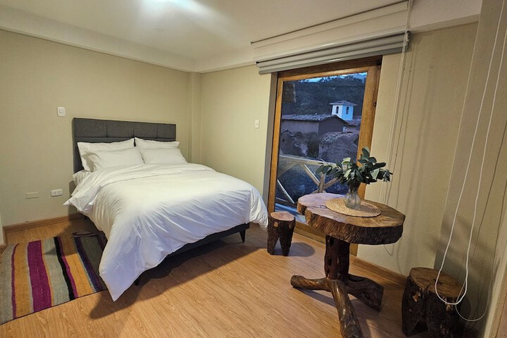 Room 2 of 6
