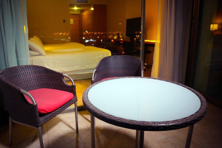 Room 20 of 38