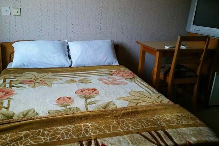 Room 6 of 38