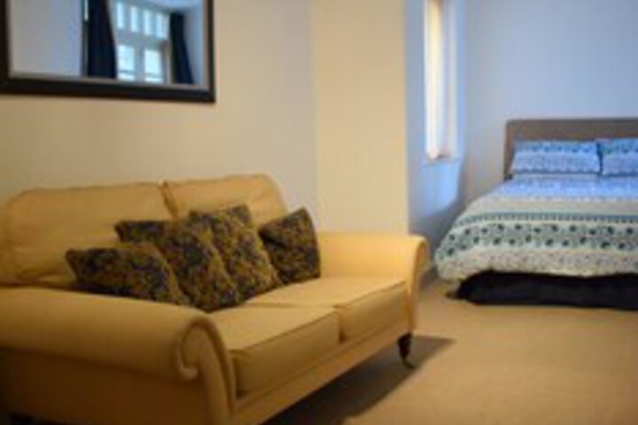 Room 11 of 14