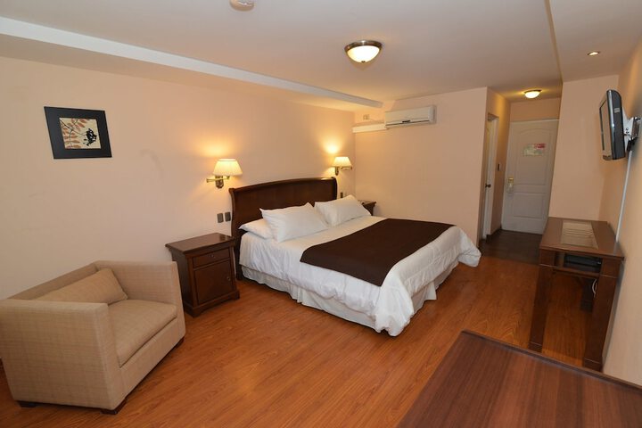 Room 4 of 35