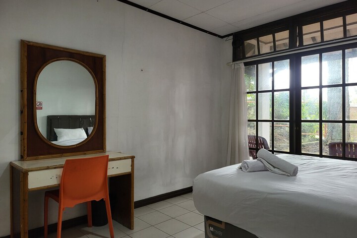 Room 15 of 63