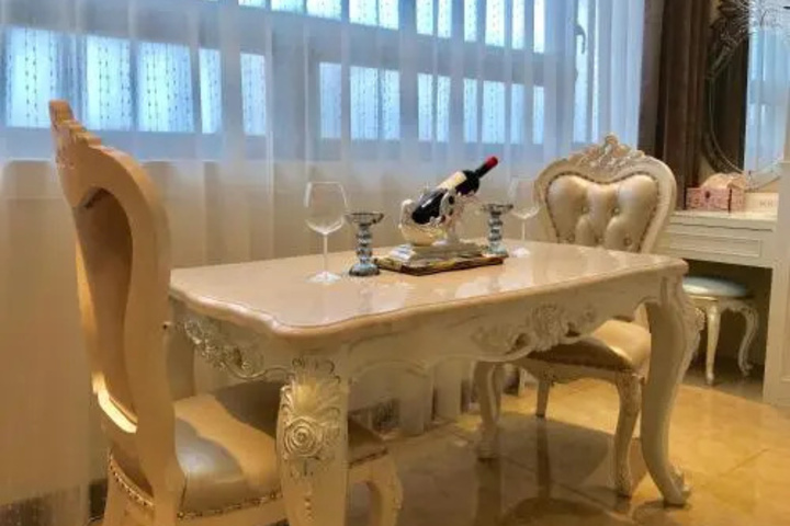 Dining 3 of 3