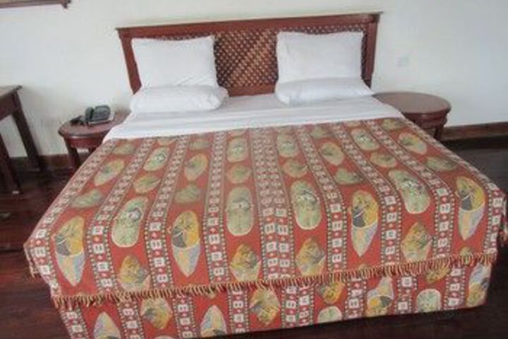 Room 10 of 27