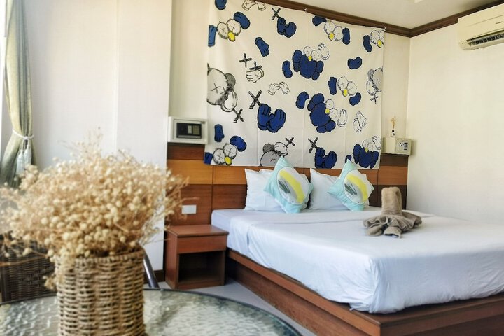Room 10 of 43