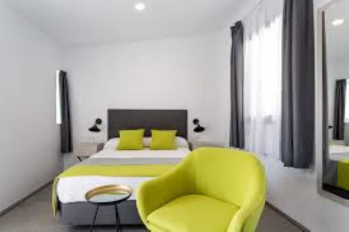 Room 43 of 50