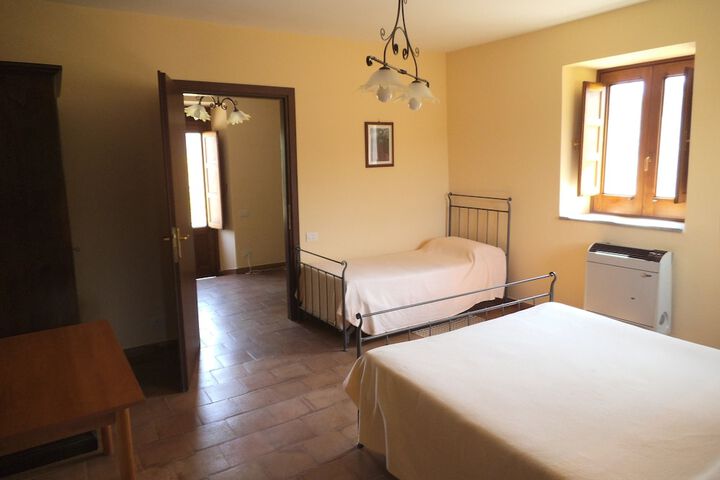 Room 10 of 48