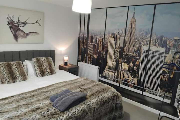 Room 2 of 9