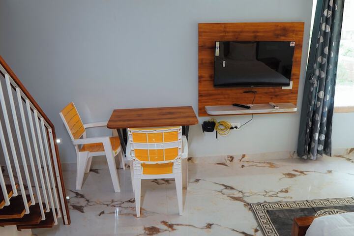 Room 14 of 77