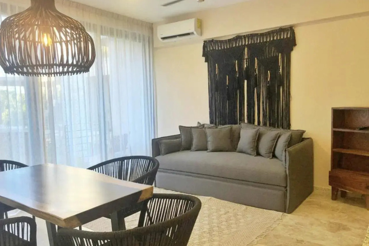 Room 4 of 14