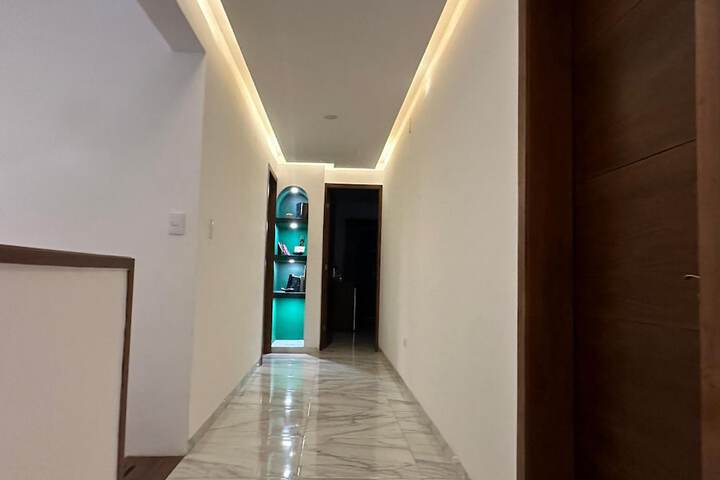 Room 30 of 60
