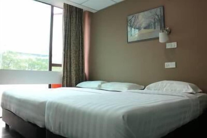 Room 13 of 71