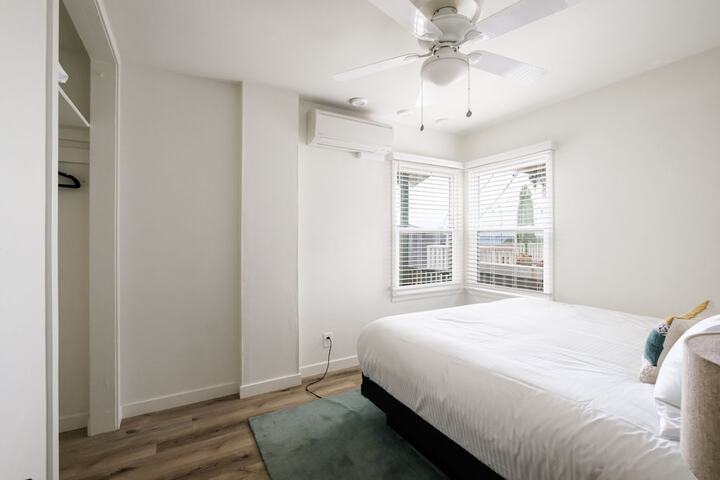 Room 5 of 140