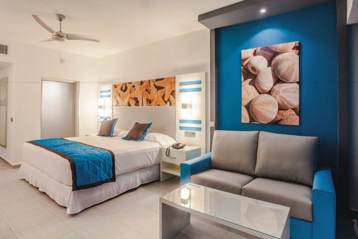 Room 10 of 108