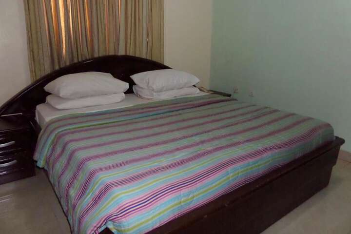 Room 3 of 25