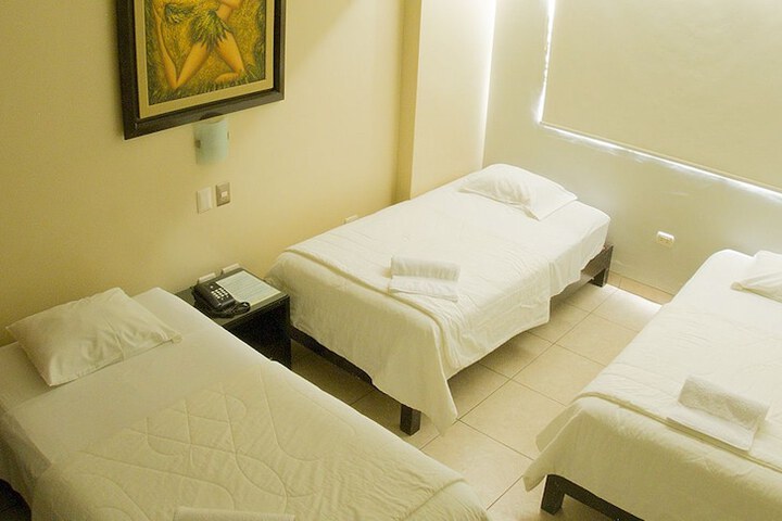 Room 5 of 33