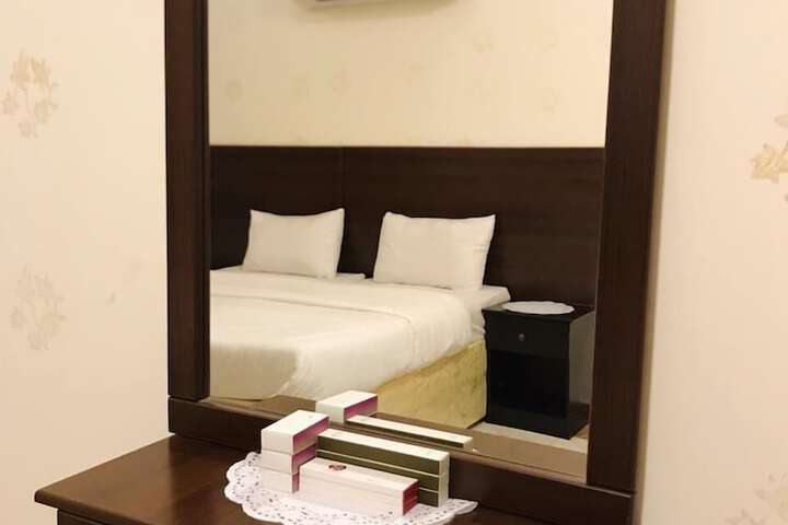 Room 16 of 27