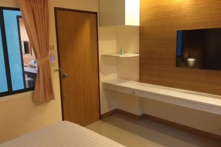 Room 10 of 56