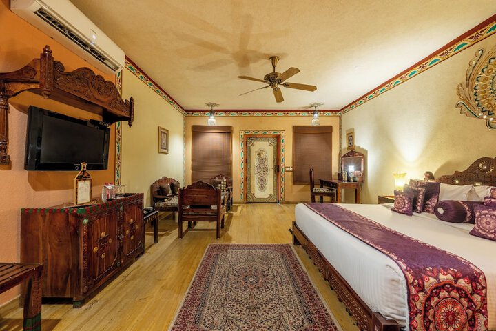 Room 10 of 90