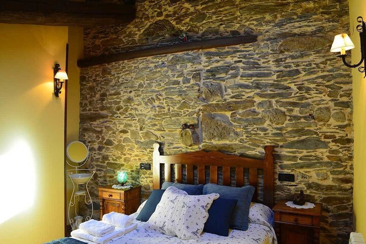 Room 3 of 46
