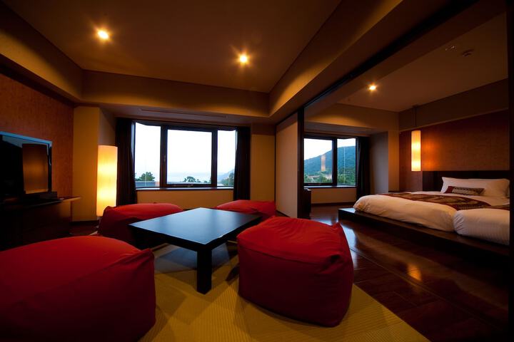 Room 12 of 43