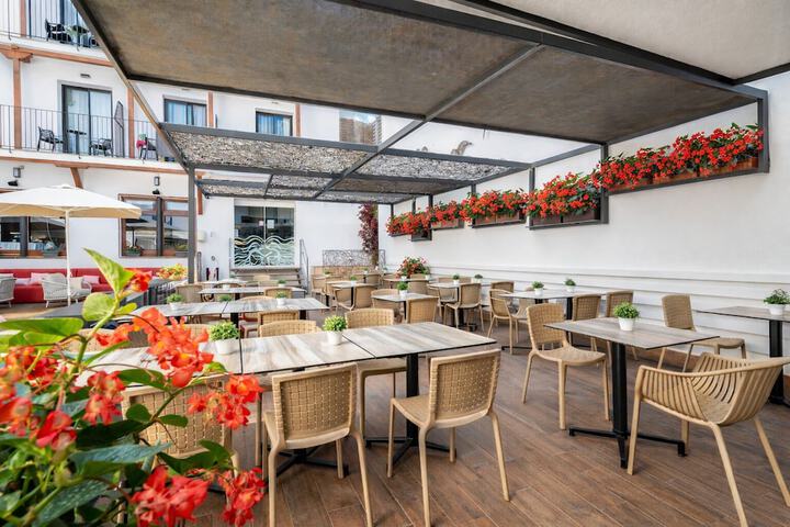 Terrace/Patio 92 of 95