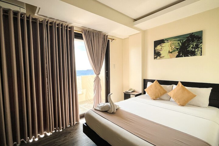 Room 9 of 38