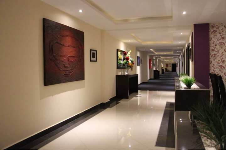 Ballroom/Hall 67 of 74