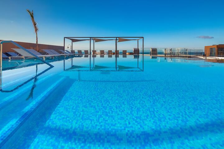 Pool 33 of 60