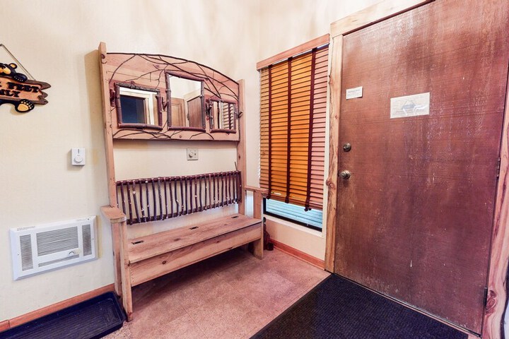 Room 8 of 85