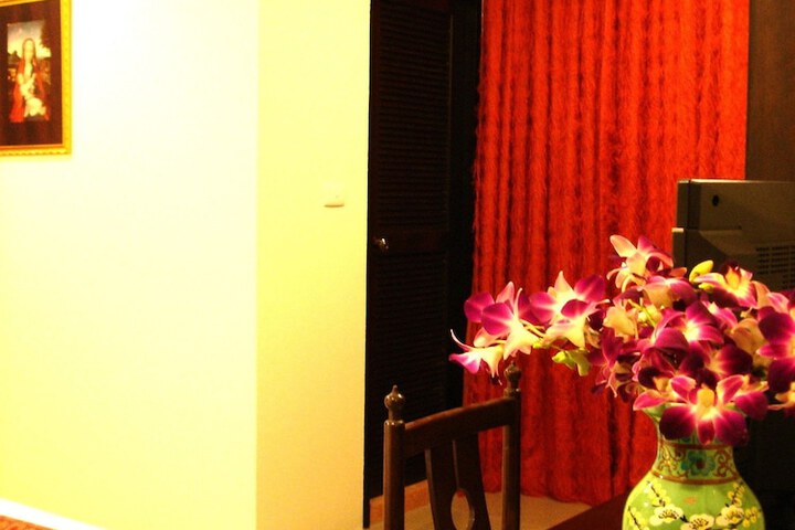 Room 16 of 37