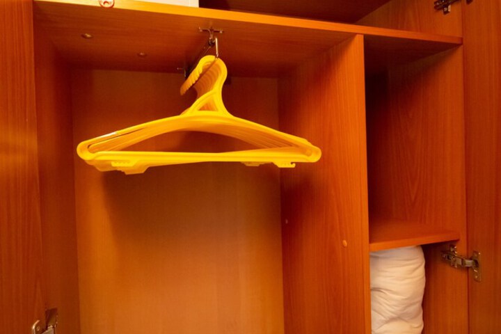 Room 8 of 129