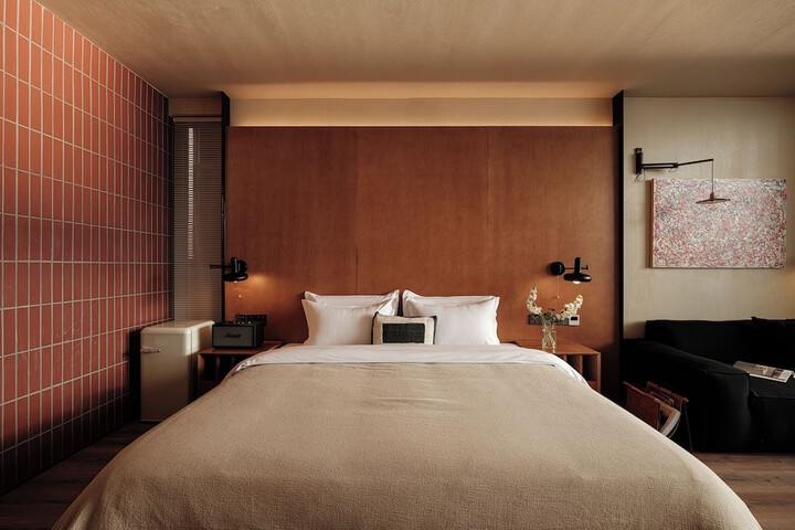 Room 21 of 169