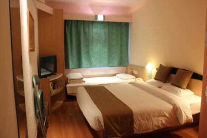 Room 8 of 29