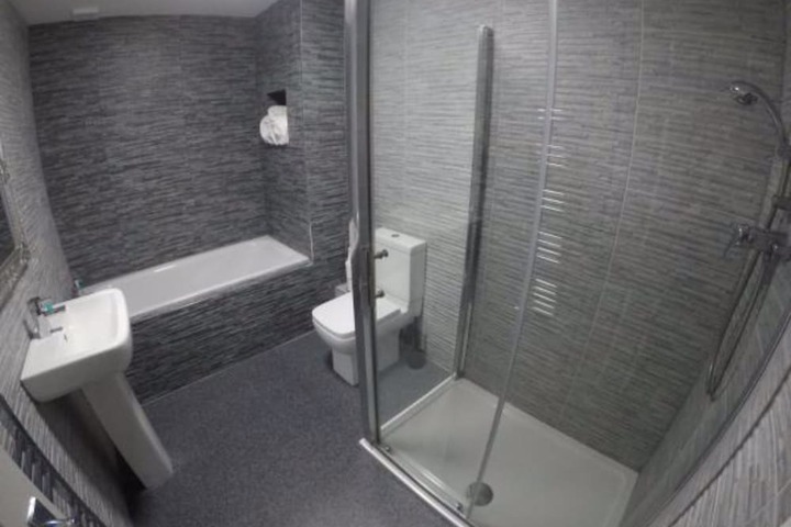 Room 10 of 13