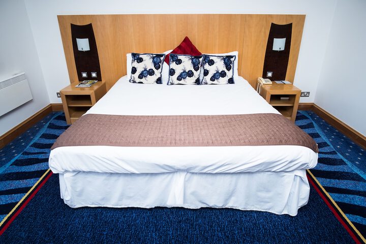 Room 2 of 39