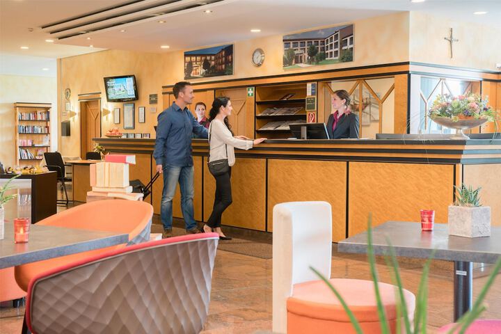 Guest Lobby