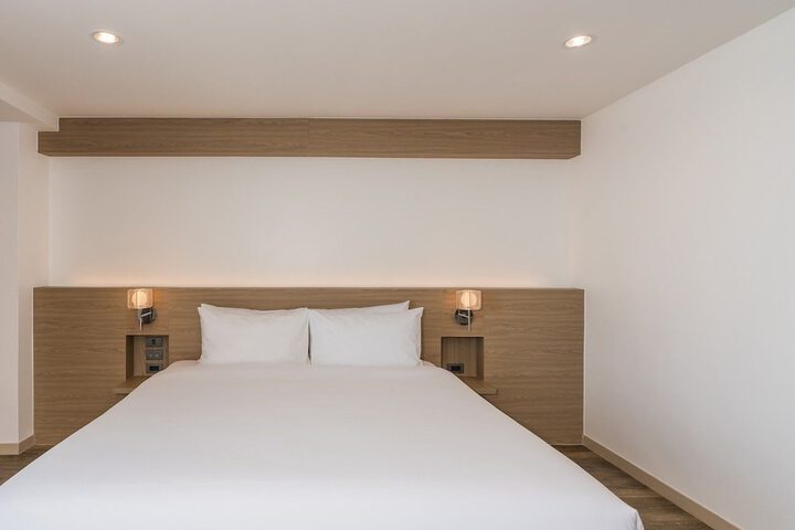 Room 12 of 63