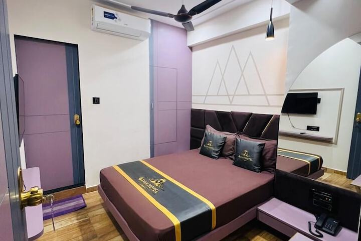 Room 14 of 23