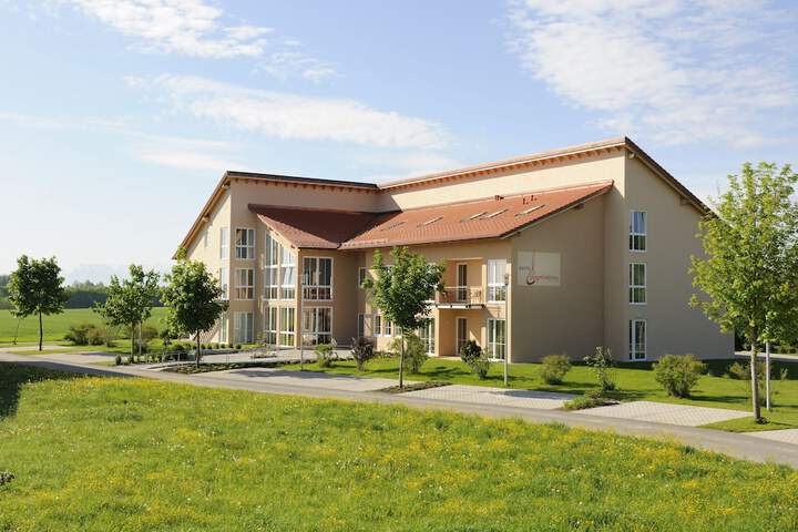 Hotel Exterior 63 of 66