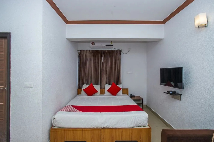 Room 5 of 16