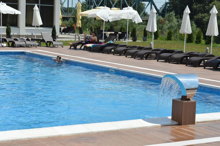 Pool 14 of 33