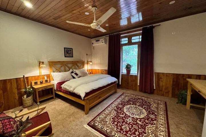 Room 5 of 24