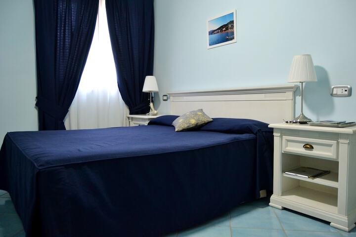 Room 13 of 48