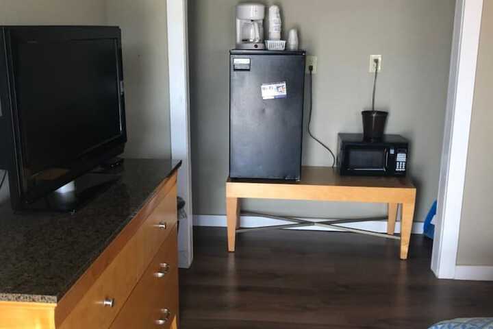 Room 10 of 37