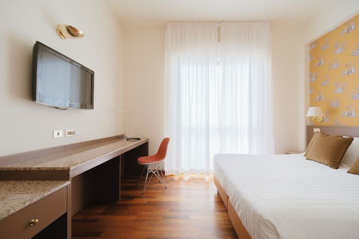 Room 25 of 74